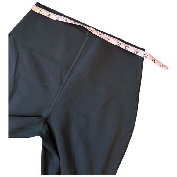 NWT Aritzia Powersculpt Resilient Yoga Pant in Black Size Medium Sold Out Online - Picture 14 of 15